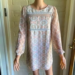 BCBGGeneration NWOT pale pink light gray white lace floral summer dress